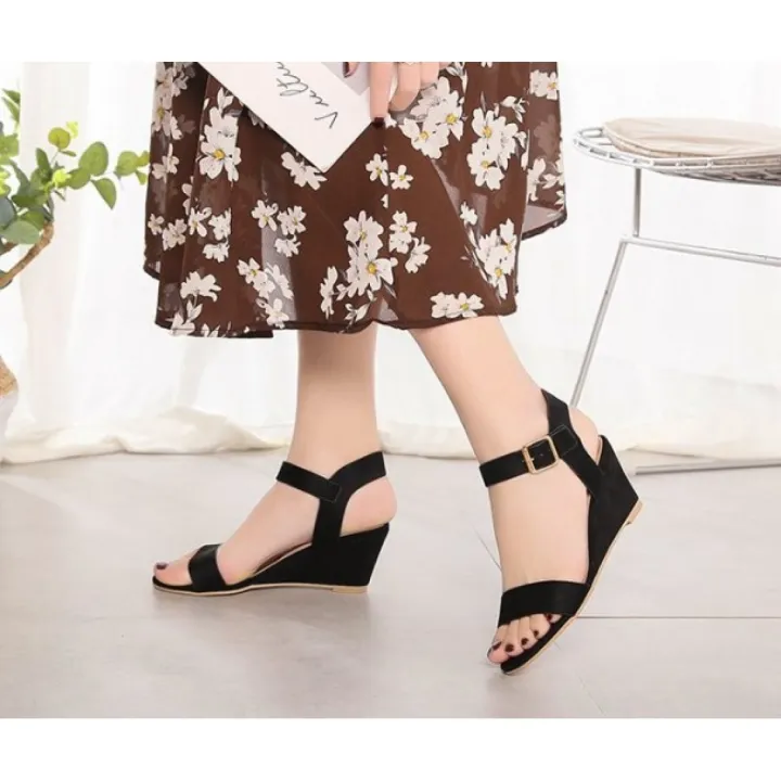 Vibrant%20Red%20Sandals%20with%20a%20Buckle%20Closure%20that%20Open%20at%20the%20Toe%20-%20Image%202