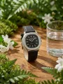 Vintage Leather Strap Watch - Stylish watch for Men. 