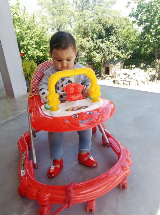 Baby%20Walker%20With%20U%20Shape%20Toys%20Hanger%20-%20Image%205