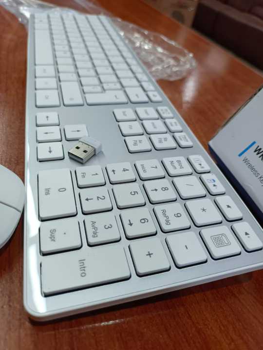 OMOTON%20Wireless%20Keyboard,%20Ultra%20Slim%20Computer%20Keyboard%20with%20Numeric%20Keypad%20for%20Computers,%20Desktops,%20PCs,%20%7C%20WK002%20%7C%20With%206%20months%20warranty%20-%20Image%205