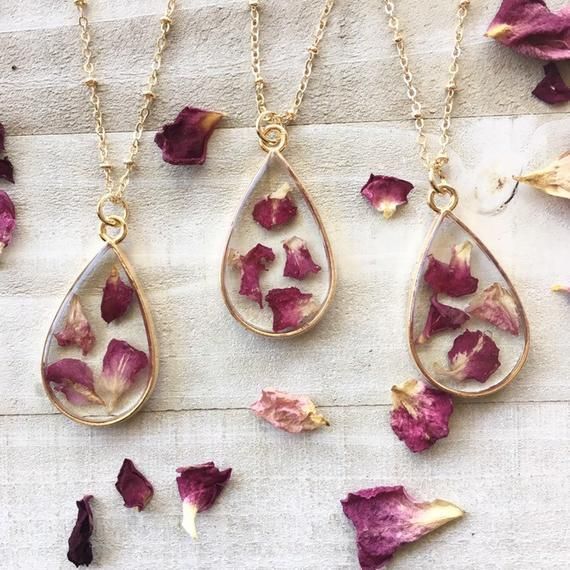 Rose%20Petal%20and%20Gold%20Foil%20Resin%20Bezels%20Pendants%20Neclaces%20-%20Image%202