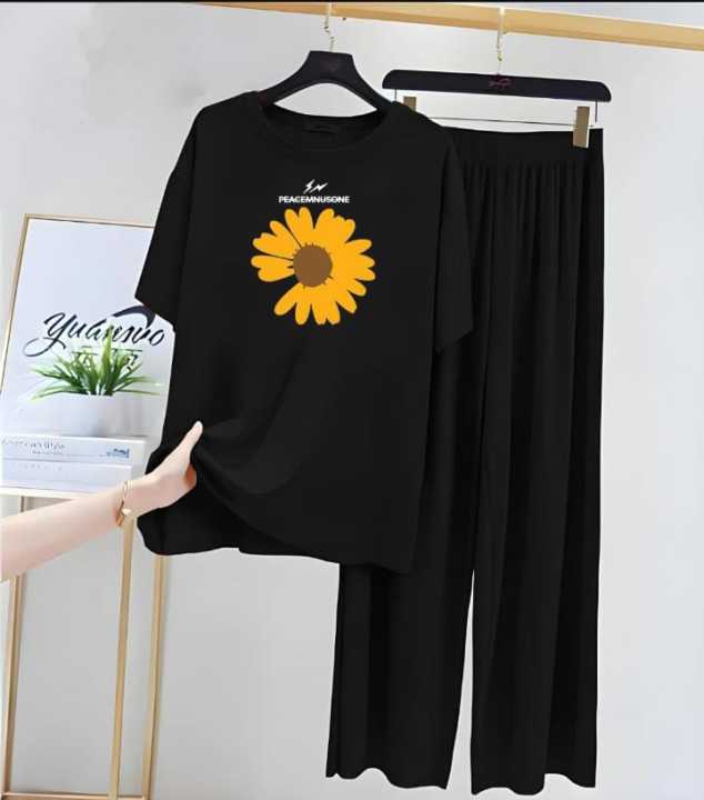 Cotton%20Jersey%202-Piece%20Pajama%20Set%20for%20Women%20&%20Girls%20(S%E2%80%93XL,%207%E2%80%9314)%20%E2%80%93%20Summer%20Lounge/Sleepwear,%20Relax%20Fit%20Tee%20+%20Wide-Leg%20Trouser%20(Sunflower%20/%20Butterfly%20Daisy)%20-%20Image%205