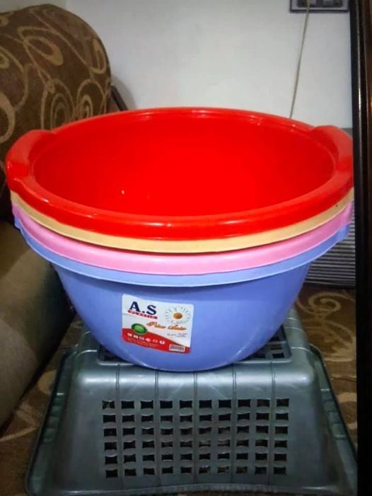 Multicolor Classic Durable Plastic Bath Tub