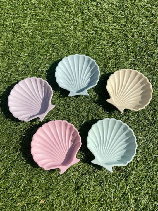 Jesmonite Clam Sea Shell trinket dish for jewellery storage and decorative made of cement and concrete