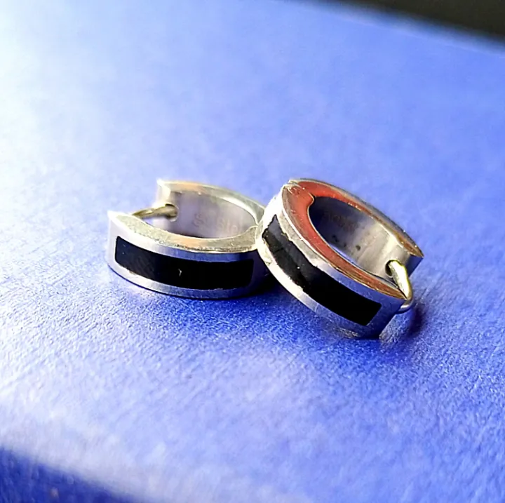 Italian%20Hoop%20Earrings%20Stainless%20Steel%20Men's%20Women's%20Ring%20Earrings%20Silver%20Black%20Diamond-Cut%20Stone,%20Set%20for%20Both%20Ears%20Thick%20Original%20Stainless%20Steel%20Earrings%20Men's%20Earrings%20Stainless%20Steel%20High%20Quality%20-%20Image%205