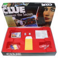 CLUE BOARD GAME (DISCOVER THE SECRETS). 