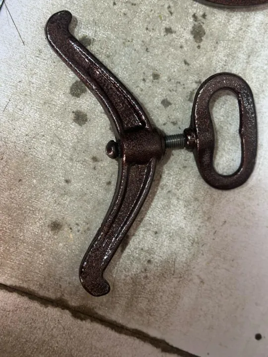 Pressure%20Cooker%20Afghani%20Brown%20color%20with%203%20Values%20one%20bypass%20valve%20to%20prevent%20excessive%20Safety%20Value,5,%208%20and%2010%20and%2015Liters,%20%20desi%20cooker%20,%20irani%20pressure%20cooker%20-%20Image%207