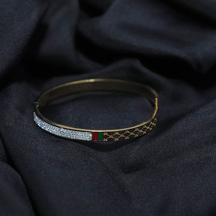 Classic Gold Finish Bracelet – Premium Look, Affordable Price