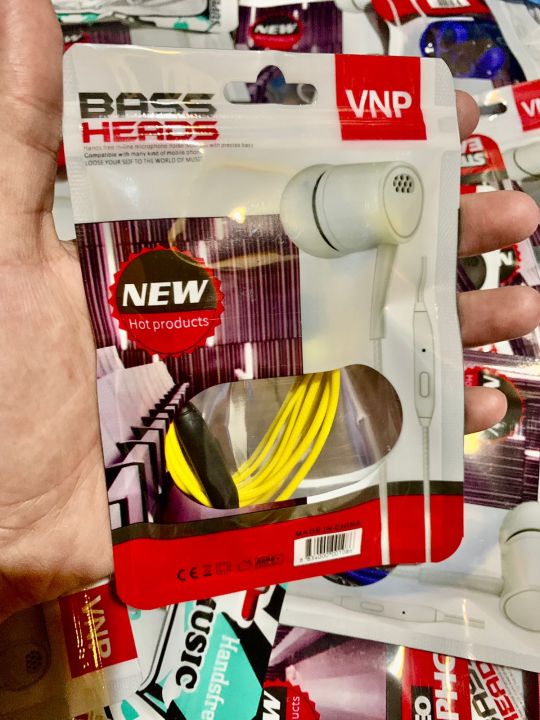 Super%20Bass%20Earphones%20with%20Noise%20Cancellation%20-%20High-Quality%20In-Ear%20Design%20-%20Image%203