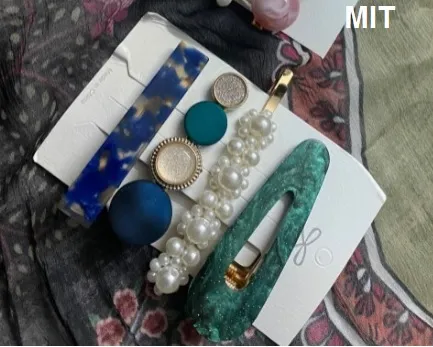 Trendy%20Hair%20Clips%20Set%20For%20Women%20-%20Korean%20Hairpins%20Hairclips%20-%20Hair%20Accessories%20-%204%20Pieces%20-%20Image%204