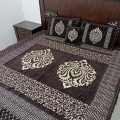 H.Mughal Tredar Velvet Jaquard Bessheet aet (4 pcs) | Velvet Bedsheet set ( 4 pcs) | Winter stuff Bedsheet. 