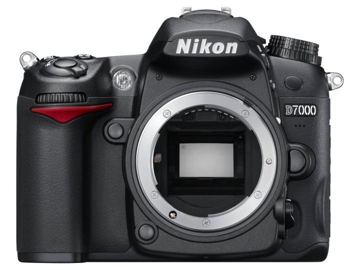 Nikon%20D7000%20DSLR%20Camera%20Big%20Body%20-%20Image%202