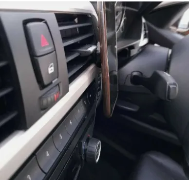 Universal%20magnetic%20car%20phone%20holder%20TWIN%20PACK%20(Colours%20may%20vary)%20small%20&%20stylish%20A%20R1090%20-%20Image%202