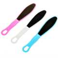 Double-Sided Foot File Plastic Foot Scrubber Rasp Dead Hard Skin Callus Remover Foot Scrubber for Foot Care, Pack of 1 Foot Files Set Foot Care Tool for Smoothing Hard Skin (Random Color). 