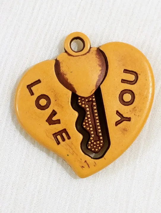10%20pcs%20Wooden%20Heart-Shaped%20"Love%20You"%2035mm%20Pendant%20%E2%80%93%20Charming%20Accessory%20for%20Keychains,%20Bags,%20Crafts,%20Jewelry,%20or%20DIY%20Gifts%20-%20Image%207