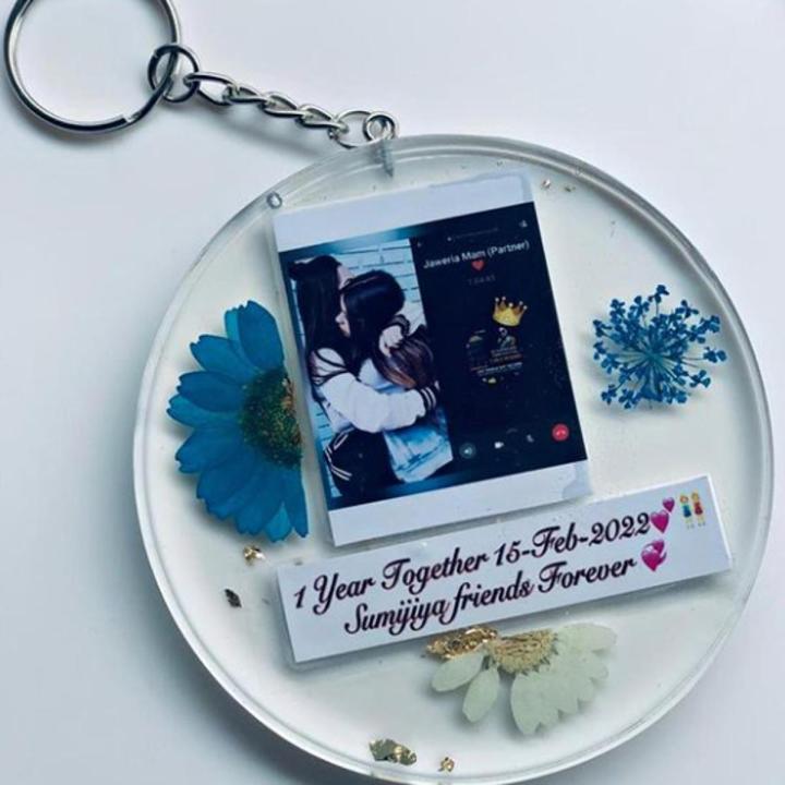 Resin Photo and name Keychain- text can be edit  - light weight- long lasting material- 3.5 inches size round