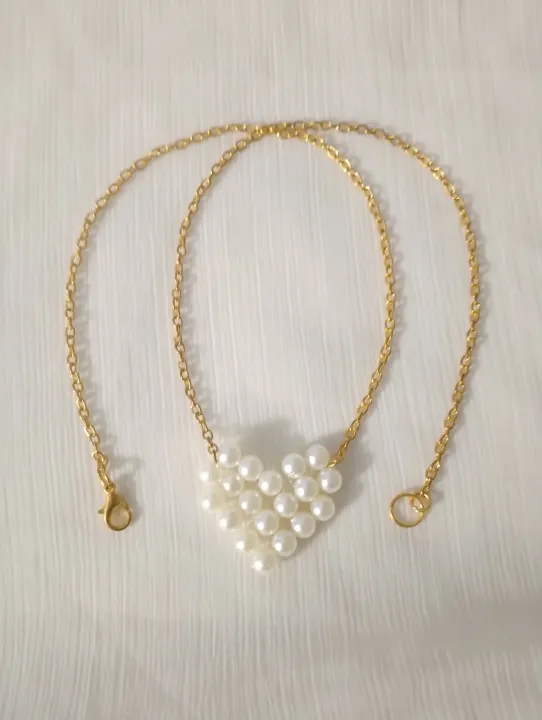 Elegant%20Golden%20Chain%20with%20Cute%20Pearl%20Heart%20Pendant%20for%20Women%20-%20Image%204