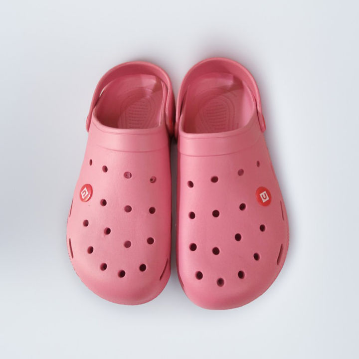 Ladies Crocs Shoes – Soft & Comfortable Sandals, Ideal for Hospital Wear, Best Crocs Shoes for Casual & Summer Use