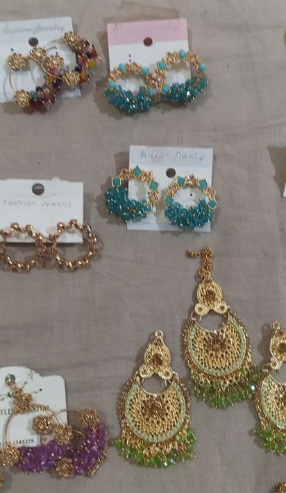 Vintage%20Gold%20Color%20Waterdrop%20Stud%20Earrings%20for%20Women%20Fashion%20INDIAN%20KOREAN%20JEWELLERY%20,Antique,Meenakari,Filigree,Tribal,%20Bead,Pachchikam,Handmade,Ivory,%20Cosmic%20Pearl,Bow%20heart,Leaf,CUBIC,Glowing%20star,Rising%20star,Knot,Jingle%20bells,LOOP/%20No%20colour%20Warranty%20-%20Image%204