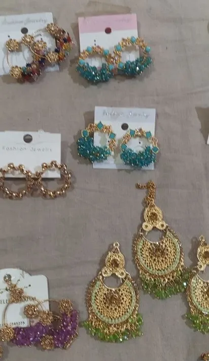 Vintage%20Gold%20Color%20Waterdrop%20Stud%20Earrings%20for%20Women%20Fashion%20INDIAN%20KOREAN%20JEWELLERY%20,Antique,Meenakari,Filigree,Tribal,%20Bead,Pachchikam,Handmade,Ivory,%20Cosmic%20Pearl,Bow%20heart,Leaf,CUBIC,Glowing%20star,Rising%20star,Knot,Jingle%20bells,LOOP/%20No%20colour%20Warranty%20-%20Image%204