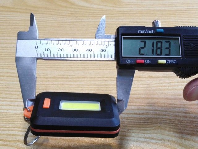 3%20modes%20LED%20Light%20Keychain%20with%20Cells%20(batteries)-%20COB%20Led%20Keychain%20-%20-%20Image%205