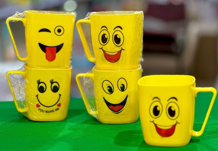Friends Coffee Mugs Ceramic Cup Mugs Smiling Expression Face Cartoon Milk Tea Mugs Cute smile