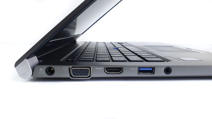 Toshiba%20Tecra%20Z40%20%7C%20INTEL%20CORE-I5%20-%206th%20Generation%20%7C%204GB%20RAM%20%7C%20128GB%20SSD%20%7C%2014"%20inch%20screen%20%7C%20Slim%20%7C%20FREE%20LAPTOP%20BAG%20%7C%20Daraz%20Like%20New%20Laptops%20-%20Image%203