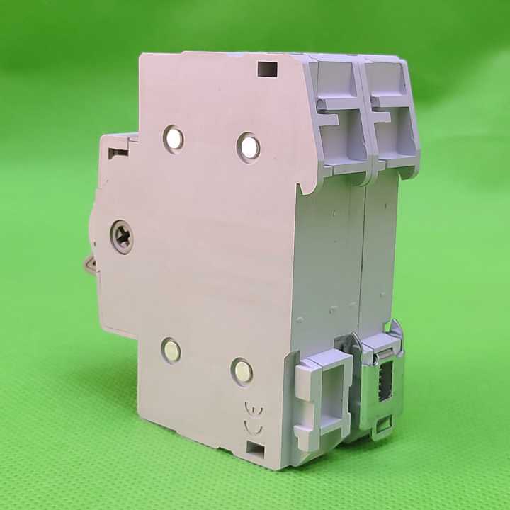 EVOO%20Breaker%20Type%20Changeover%20Double%20Pole%2063A,%2075A%20%20Changeover%20Breaker%20for%202%20Meters%20Changeover%20Switch%20Single%20Phase%20-%20Image%204