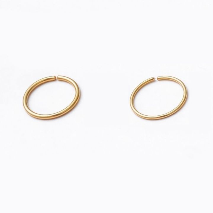 3/5/7/9%20Pairs%20Small%20Hoop%20Earrings%20Pack%20%E2%80%93%20Tiny%20Gold%20&%20Silver%20Hoops%20%7C%20Helix,%20Cartilage%20&%20Tragus%20Earrings%20in%206mm,%208mm,%2010mm,%2012mm%20-%20Image%207