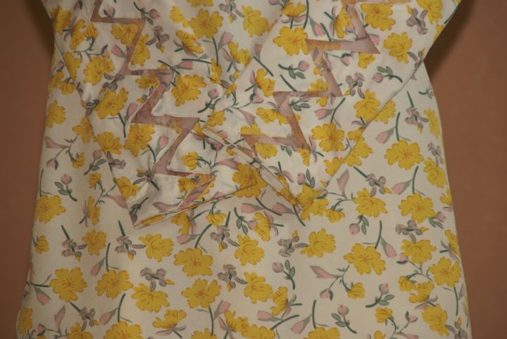 Yellow%20printed%20shirt%20with%20patyala%20%20shalwar%20-%20Image%205