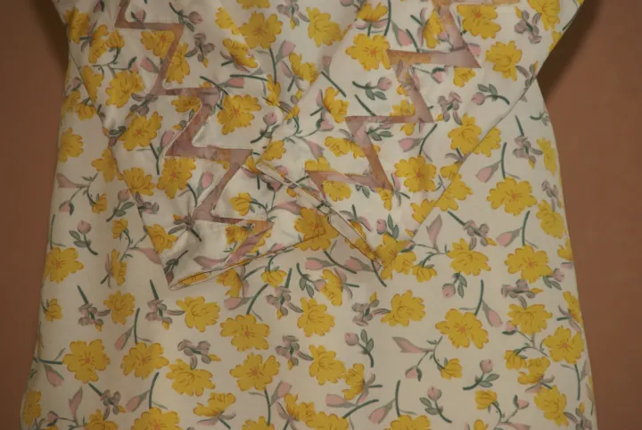 Yellow%20printed%20shirt%20with%20patyala%20%20shalwar%20-%20Image%205
