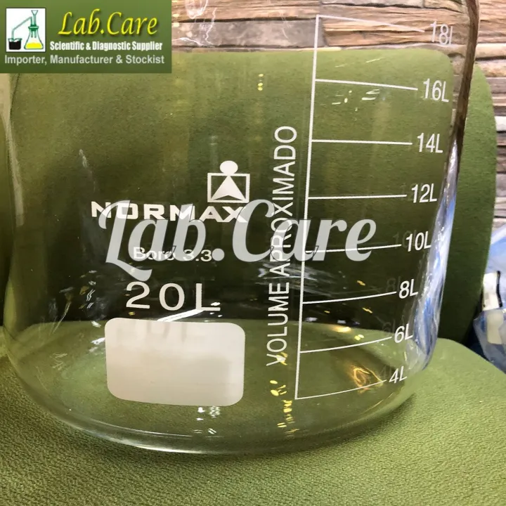 Reagent%20Bottle,%2020000ml-%2020%20Liter%20-%20Culture%20Bottle%20-Transparent%20with%20Blue%20Screw%20Cap%20%E2%80%93%20Media%20Bottle%20-%20White%20Graduations%20-%20Borosilicate%203.3%20Glass%20%E2%80%93%20Normax%20-%20Image%204