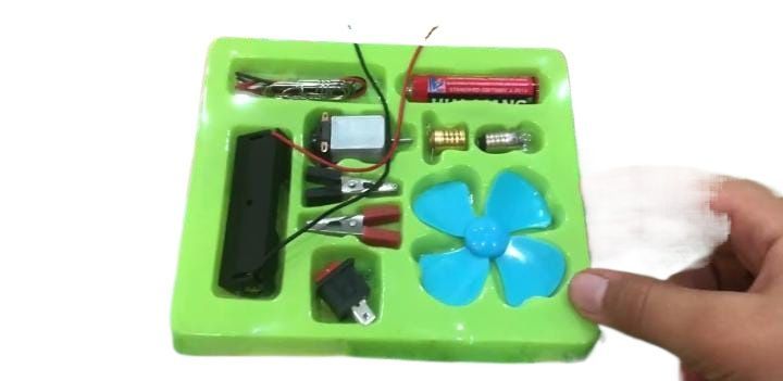 DIY%20Science%20Experiment%20Kit%20for%20Kids%20%7C%20Electronic%20Science%20Project%20Kit%20with%20DC%20Motor%20Fan%20Set%20%7C%20Educational%20Science%20Toys%20for%20School%20Students%20%7C%20Fun%20DC%20Motor%20Fan%20Science%20Kit%20for%20Kids%20%7C%20School%20Project%20Kit%20for%20Electronic%20Circuits%20and%20Physics%20-%20Image%207
