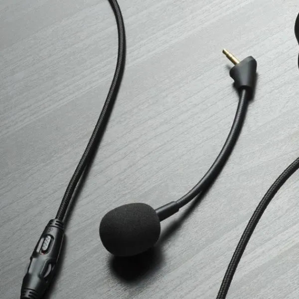 HyperX%20Cloud%20Alpha%20-%20Gaming%20Headset,%20Dual%20Chamber%20Drivers,%20Legendary%20Comfort,%20Aluminum%20Frame,%20Detachable%20Microphone,%20Works%20on%20PC,%20PS4,%20PS5,%20Xbox%20One/%20Series%20X%7CS,%20Nintendo%20Switch%20and%20Mobile%20%E2%80%93%20Red%20(%20WITHOUT%20BOX%20AMERICAN%20USED%20)%20-%20Image%207