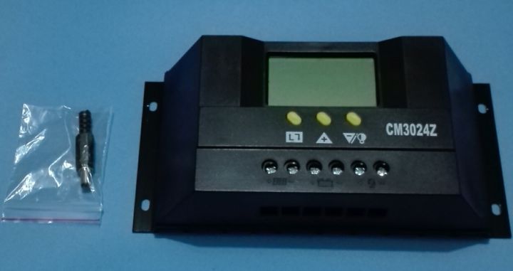 Solar%20Charge%20Controller%2030%20Amp%20-%2012%20/%2024%20volt%20CM3024%20-%20Image%203