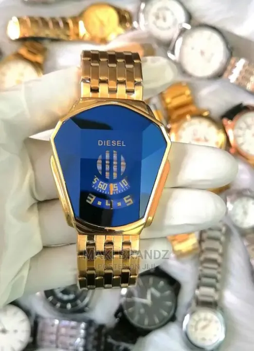 Diesel%20Watch,%20New%20model%20diesel%20watch,%20NEW%20LOOK%20CUT%20GLASS%20SHAPE%20CHAIN%20WATCH%20-%20Image%204