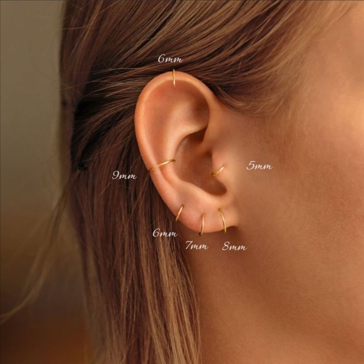 3/5/7/9%20Pairs%20Small%20Hoop%20Earrings%20Pack%20%E2%80%93%20Tiny%20Gold%20&%20Silver%20Hoops%20%7C%20Helix,%20Cartilage%20&%20Tragus%20Earrings%20in%206mm,%208mm,%2010mm,%2012mm%20-%20Image%203