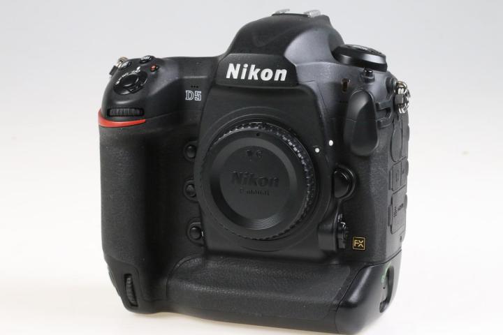 DSLR%20CAMERA%20D5%20FULL%20FRAME%20BODY%20ONLY%20-%20Image%204