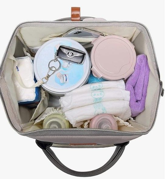 Elegant%20Large%20Capacity%20Multifunctional%20Diaper%20Bag%20with%20Insulated%20Bottle%20Pockets%20and%20Waterproof%20Fabric%20-%20Image%202
