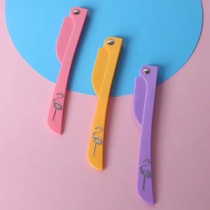 Pack%20of%203%20Feather%20Flamingo%20Facial%20Touch-up%20Razor%20-%20Gentle%20and%20Precise%20Hair%20Removal%20for%20Smooth,%20Radiant%20Skin%20-%20Image%205