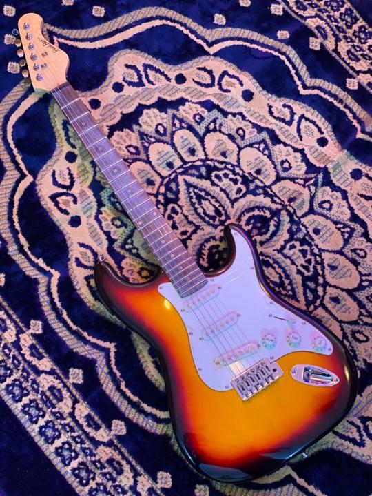 Original%20Electric%20Guitar%20Collection%20Free%20Amp%20+%20Accessories%20-%20Image%207