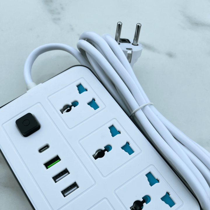 High%20Quality%20Power%20Strip%20Extension%20Board%204%20Sockets%20+%203%20USB%20+%201%20Type-C%20Port,%202000W%20Load%20capacity%20,%209.5%20Feet%20Heavy%20Duty%20Copper%20Wire,%20Wide%20Space,%20Strong%20Grip,%20On-board%20Indication%20Light,%20Ideal%20for%20Home%20and%20Office%20Use%20-%20Image%204