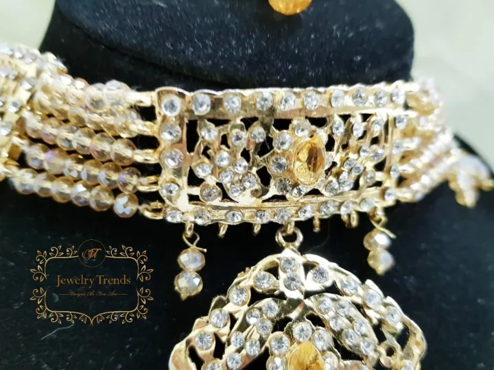 Champgane%20Stones%20Stylish%20Golden%20Set%20-%20Image%204