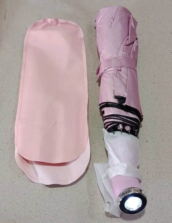 Automatic%20Folding%20Umbrella%20with%20Flashlight%20-%20Image%209