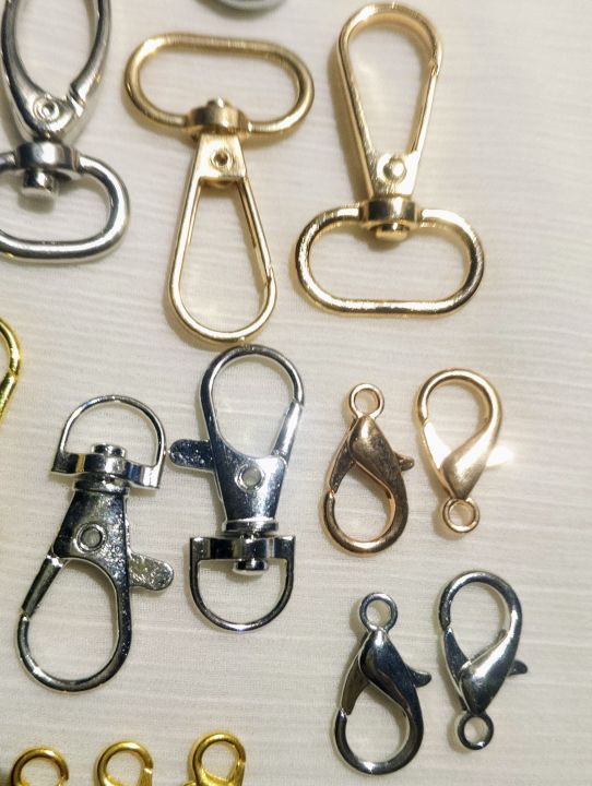Mixed%20Metal%20Buckle%20Hooks%20&%20Lobster%20Clasp%20Set%20%E2%80%93%20Swivel,%20Trigger%20&%20Keychain%20Hooks%20for%20DIY%20Crafts,%20Jewelry,%20Bags%20&%20Keychains%20-%20Image%205