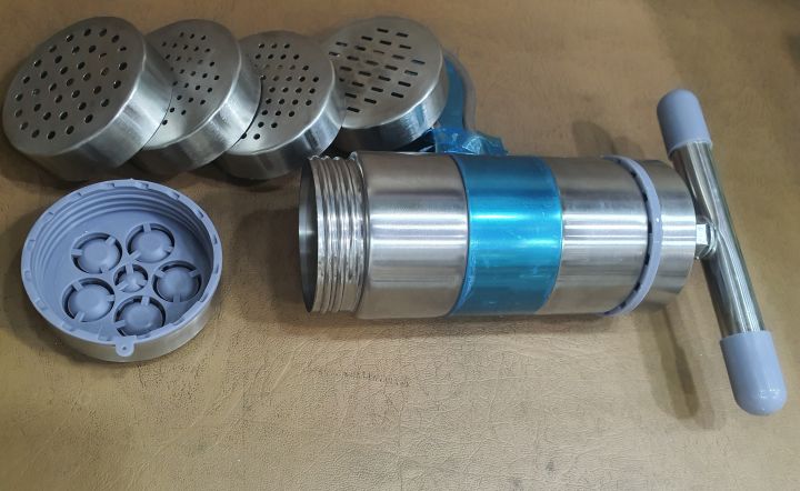 Noodle%20Juice%20Maker%20Pressure%20Machine%20With%20Plastic%20Handle%20Nimko%20Kitchen%20Accessories%20Press%20Nimco%20Maker%20Stainless%20Steel%20with%203%20stainless%20steel%20blades%20-%20Image%209