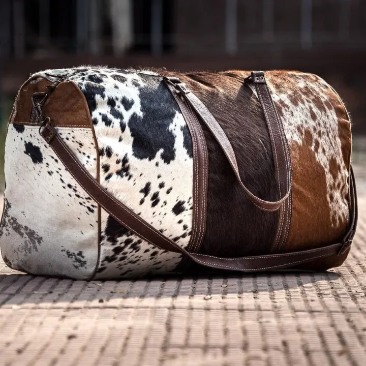Real%20Cowhide%20Leather%20Duffel%20Bag%20%7C%20Leather%20Weekender%20Travelling%20Bags%20%7C%20Cowhide%20Hair%20on%20Travel%20Bags%20%7C%20Tricolor%20Cowhide%20Duffel%20Overnight%20Travel%20Bag%20%7C%20Sports%20Bag%20-%20Image%203