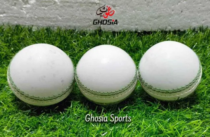 Premium%20Quality%20Hand-stitched%20Cricket%20Hard%20Ball%20For%20Practice%20White%20Color%20(%20Set%20of%203%20)%20-3160%20-%20Image%205