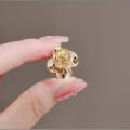 【Fei Leah Store】Super Fairy Small Flower Brooch Sense Suit Pin Personality Brooch Accessory. 