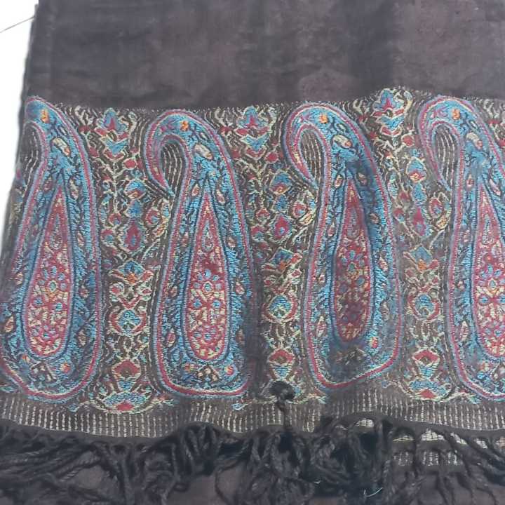 Women's%20Faux%20Pashmina%20Wool%20Jamawar%20Shawl,%20Luxury%20Kashmiri%20Pashmina%20Shawls,%20Stoles%20and%20Wraps%20(Size:%2027X180%20Inches)%20-%20Image%203
